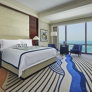 Premier Room One King Bed